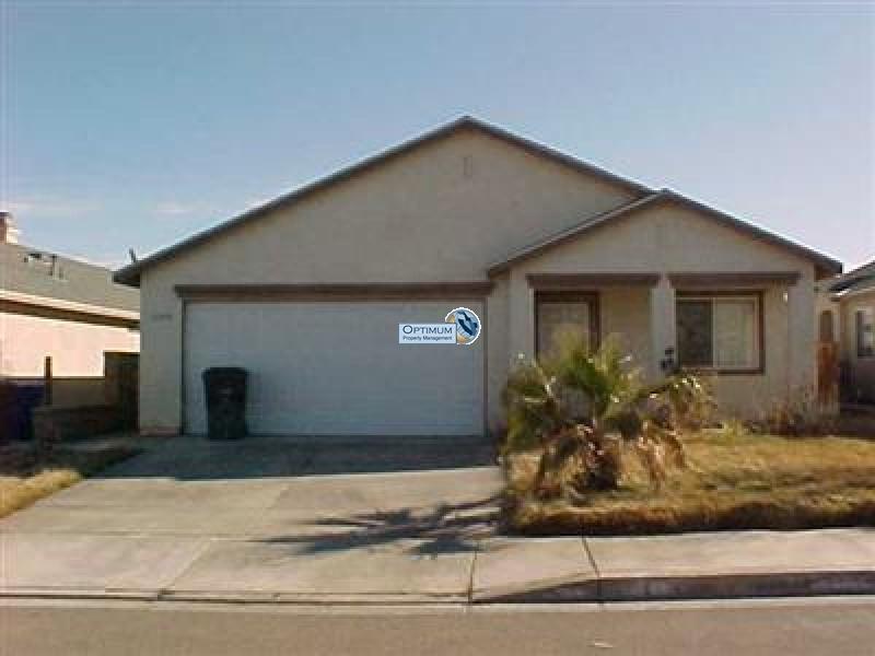 Great 3/2 Home with Fireplace 1