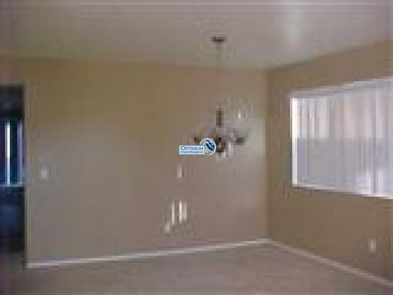 Great 3/2 Home with Fireplace 4