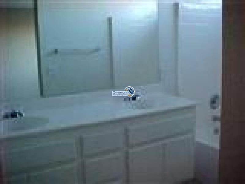 Great 3/2 Home with Fireplace 5