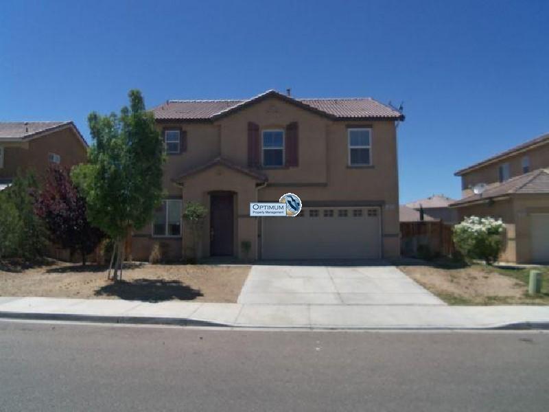 Nice, newer home in quiet neighborhood 1